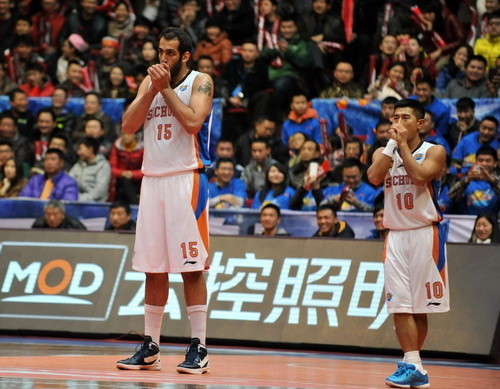 پیروزی تیم حامد حدادی و شکست یاران صمد نیکخواه بهرامی در مسابقات روزِ 12 ژانویه لیگ چین