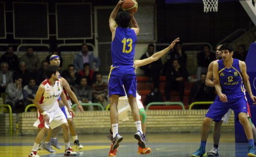 پتروشیمی با پیروزی برابر ماهان، همچنان بدون شکست باقی ماند